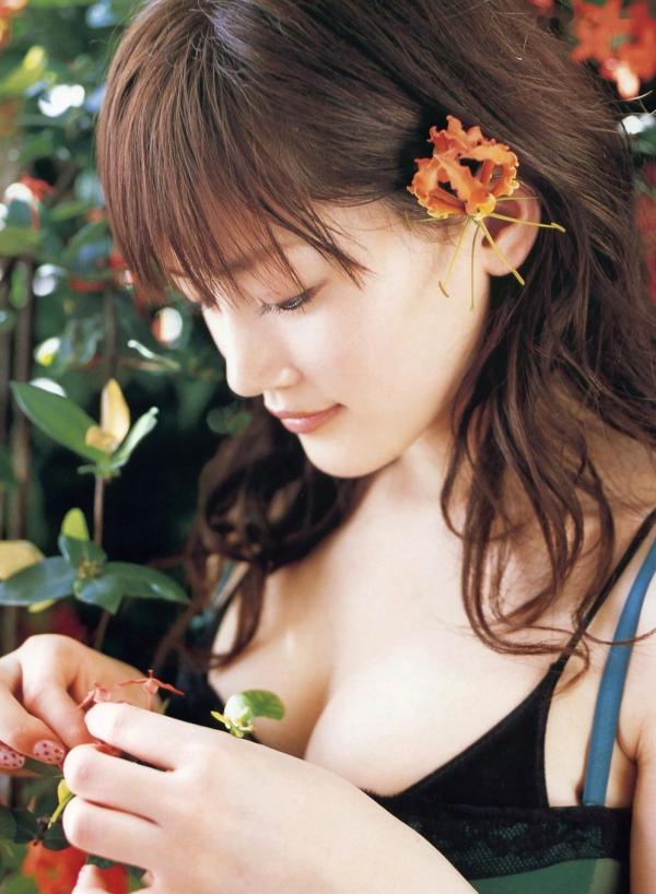    绫濑遥经典写真集《HEROINE》：清纯诱惑与室内私房感，展现日本顶级女神百变魅力第15张图片
