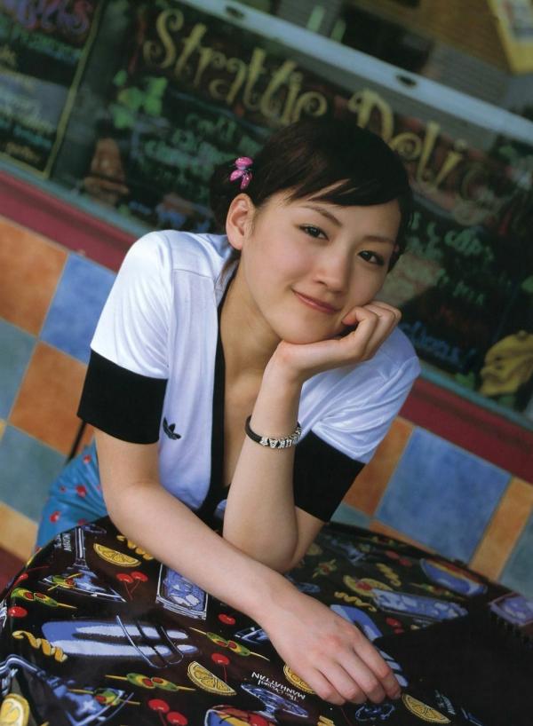    绫濑遥经典写真集《HEROINE》：清纯诱惑与室内私房感，展现日本顶级女神百变魅力第29张图片