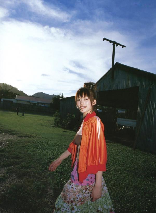    绫濑遥经典写真集《HEROINE》：清纯诱惑与室内私房感，展现日本顶级女神百变魅力第33张图片
