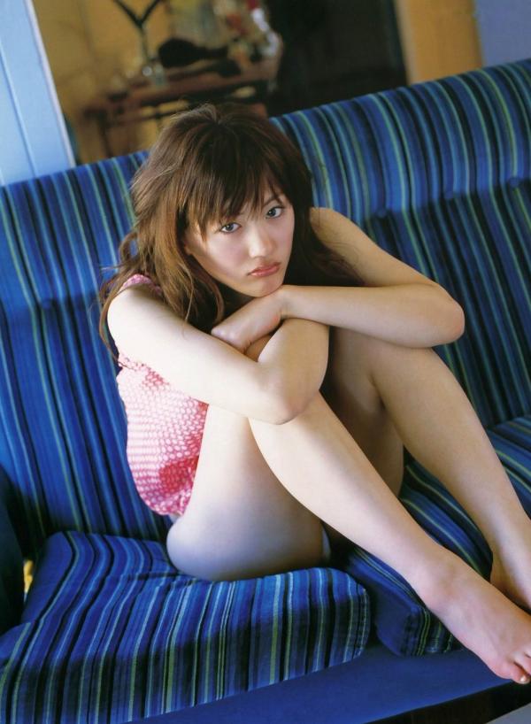    绫濑遥经典写真集《HEROINE》：清纯诱惑与室内私房感，展现日本顶级女神百变魅力第42张图片