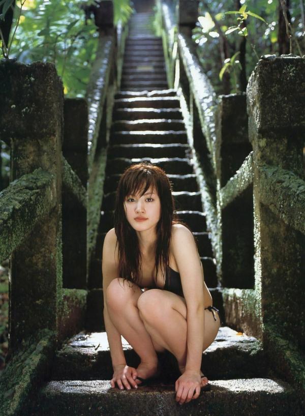    绫濑遥经典写真集《HEROINE》：清纯诱惑与室内私房感，展现日本顶级女神百变魅力第74张图片