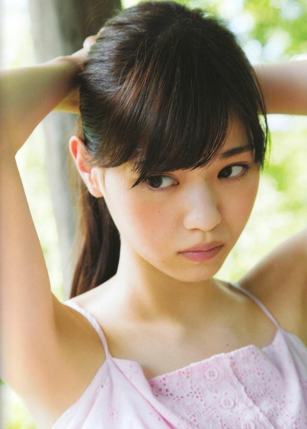    西野七濑《普段着》写真集：清纯少女海滩比基尼与文艺街拍，记录甜美治愈的日常瞬间第57张图片
