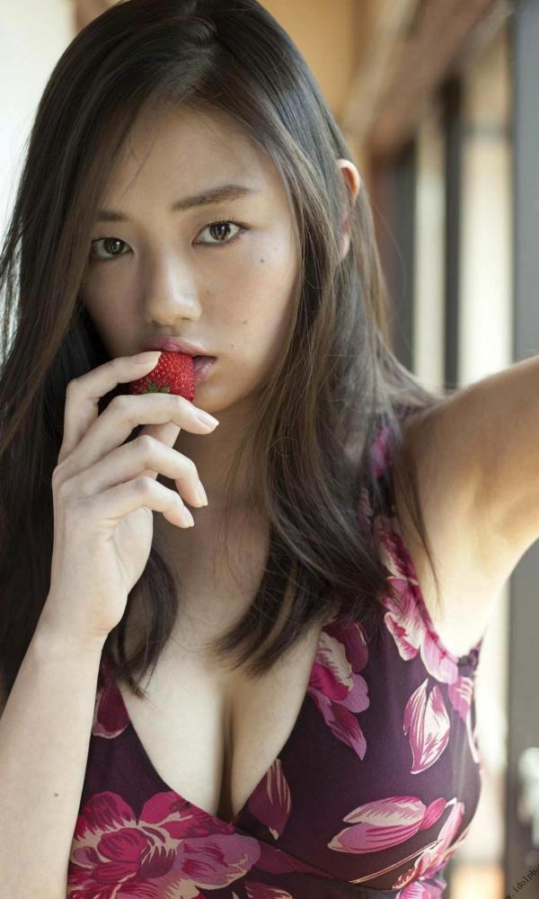    PB写真集_片山萌美 Moemi Katayama 《覚醒》 户外街拍与唯美私房大片_气质女神迷人写真第5张图片