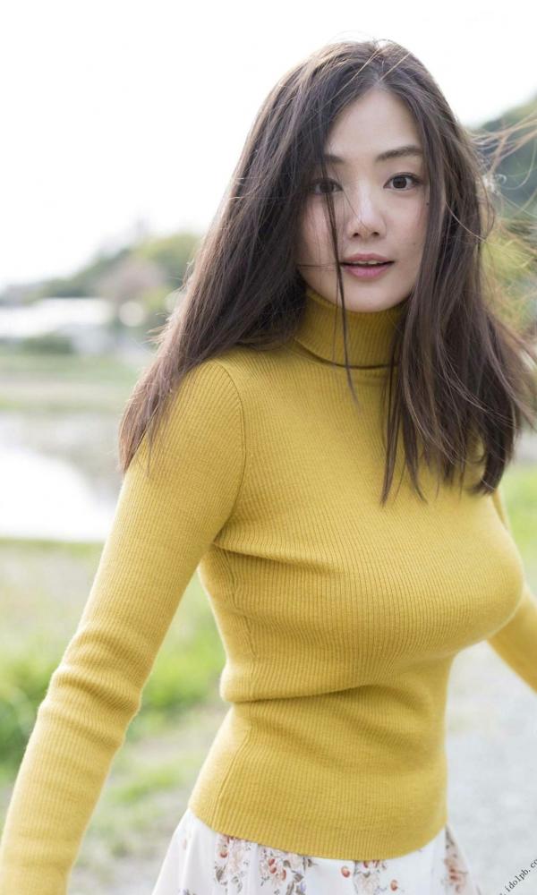    PB写真集_片山萌美 Moemi Katayama 《覚醒》 户外街拍与唯美私房大片_气质女神迷人写真第9张图片
