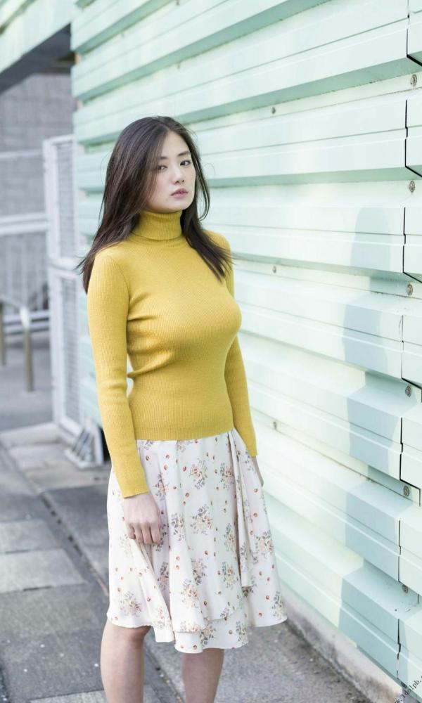    PB写真集_片山萌美 Moemi Katayama 《覚醒》 户外街拍与唯美私房大片_气质女神迷人写真第17张图片
