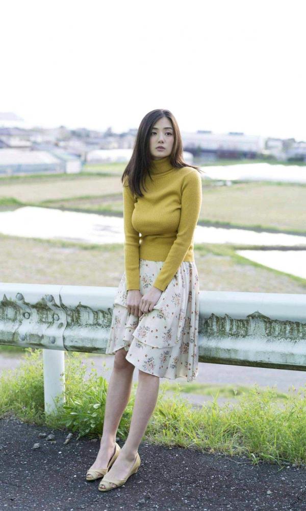    PB写真集_片山萌美 Moemi Katayama 《覚醒》 户外街拍与唯美私房大片_气质女神迷人写真第20张图片
