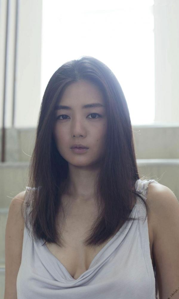   PB写真集_片山萌美 Moemi Katayama 《覚醒》 户外街拍与唯美私房大片_气质女神迷人写真第44张图片