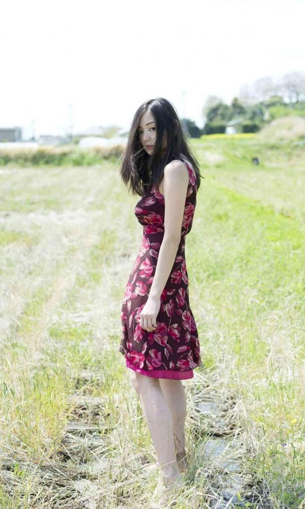    PB写真集_片山萌美 Moemi Katayama 《覚醒》 户外街拍与唯美私房大片_气质女神迷人写真第56张图片