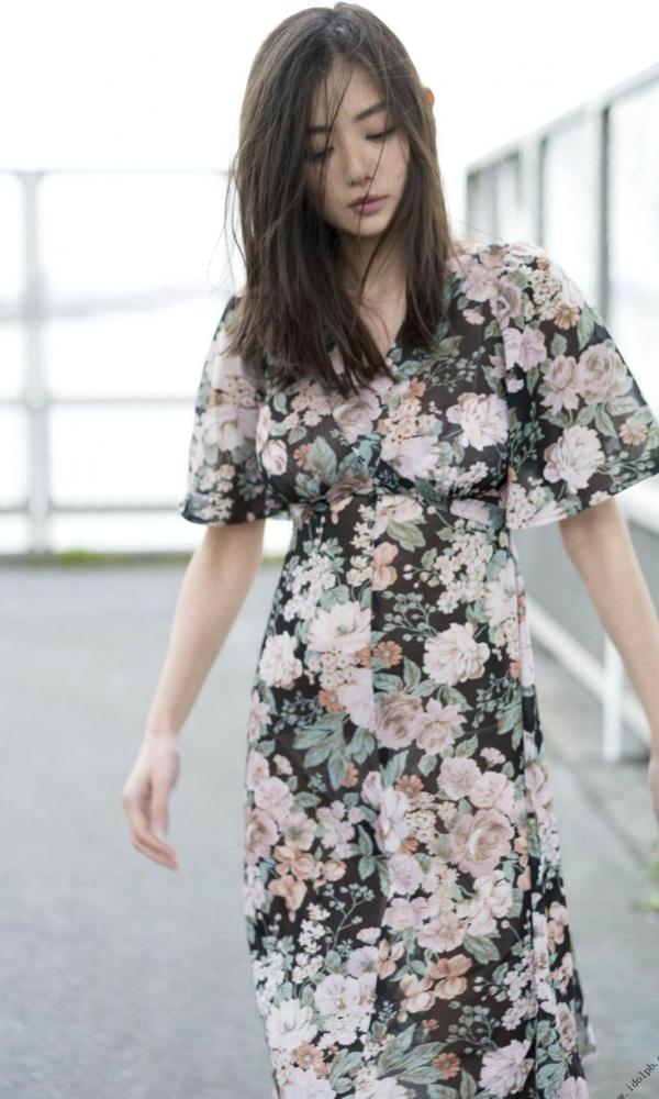   PB写真集_片山萌美 Moemi Katayama 《覚醒》 户外街拍与唯美私房大片_气质女神迷人写真第70张图片