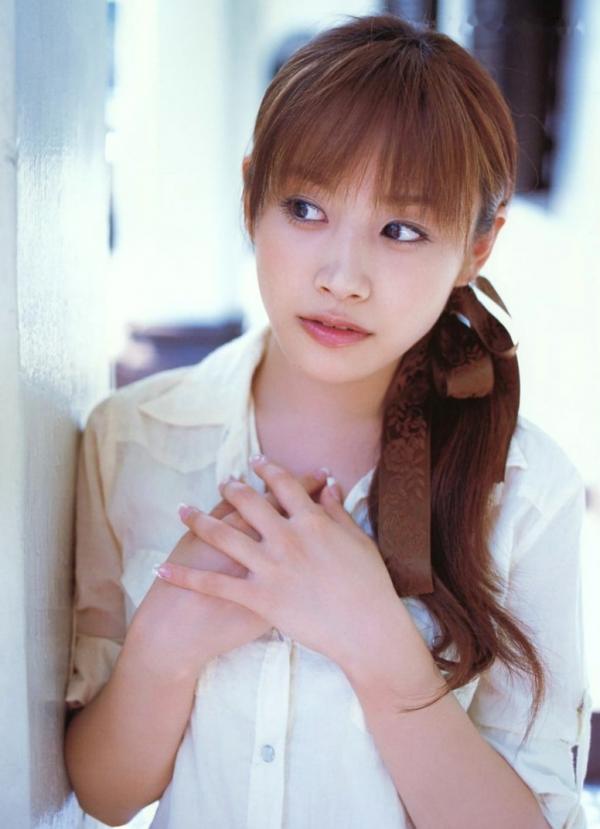    高橋愛《Love Hello》写真集：清纯女神海边度假，比基尼呈现极致诱惑与夏日清新感第13张图片