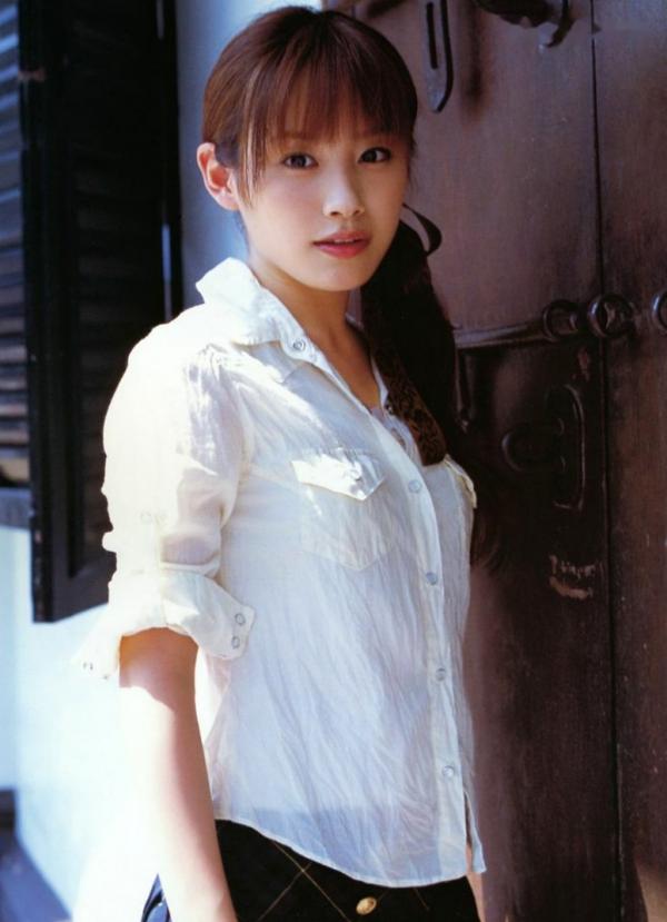    高橋愛《Love Hello》写真集：清纯女神海边度假，比基尼呈现极致诱惑与夏日清新感第15张图片