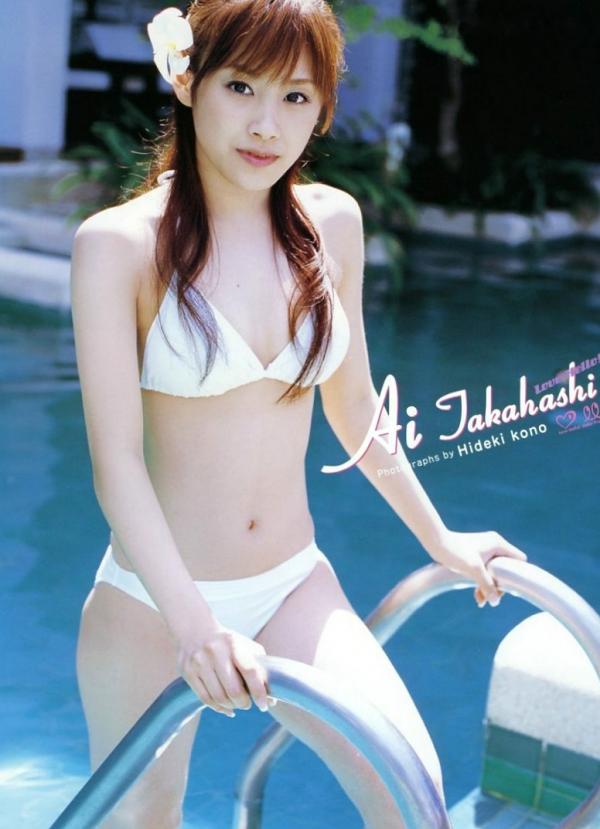    高橋愛《Love Hello》写真集：清纯女神海边度假，比基尼呈现极致诱惑与夏日清新感第32张图片