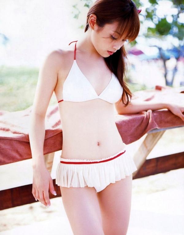    高橋愛《Love Hello》写真集：清纯女神海边度假，比基尼呈现极致诱惑与夏日清新感第40张图片