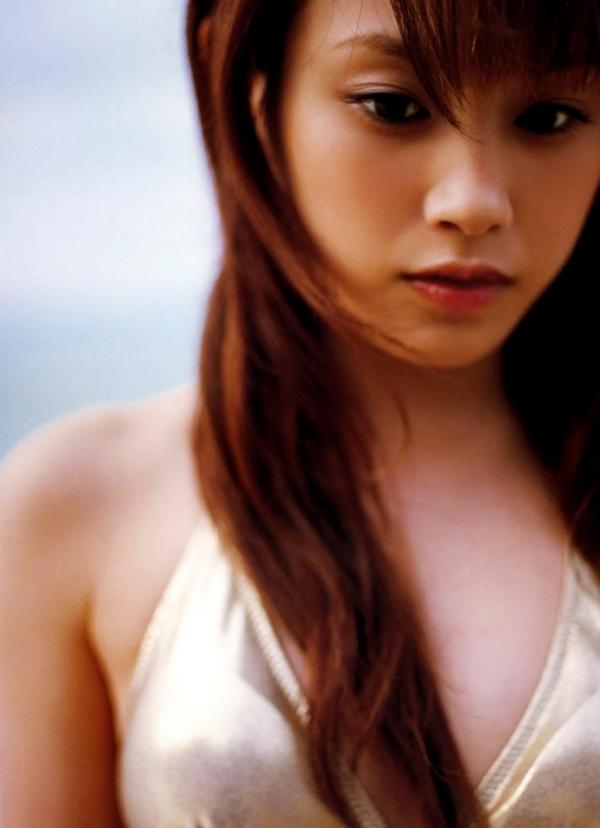    高橋愛《Love Hello》写真集：清纯女神海边度假，比基尼呈现极致诱惑与夏日清新感第81张图片
