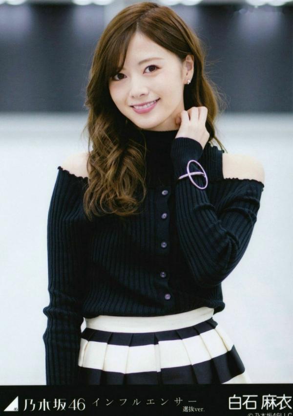    PB写真集_乃木坂46《CARD生写真》高颜值少女偶像合集，斋藤飞鸟万圣节装扮与成员清纯美照，展现治愈系甜美气质第1张图片