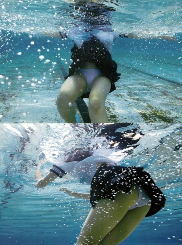    渡辺美优纪《みる神》写真集：清纯少女夏日泳池湿身、街头骑行与海边漫步，尽显元气治愈魅力，极具视觉美感的日系珍藏写真第32张图片