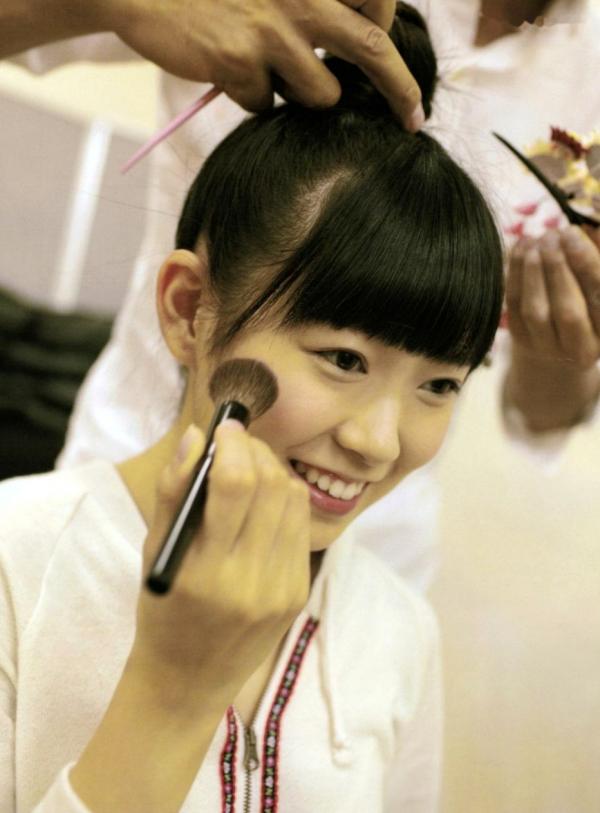    渡辺美优纪《みる神》写真集：清纯少女夏日泳池湿身、街头骑行与海边漫步，尽显元气治愈魅力，极具视觉美感的日系珍藏写真第38张图片