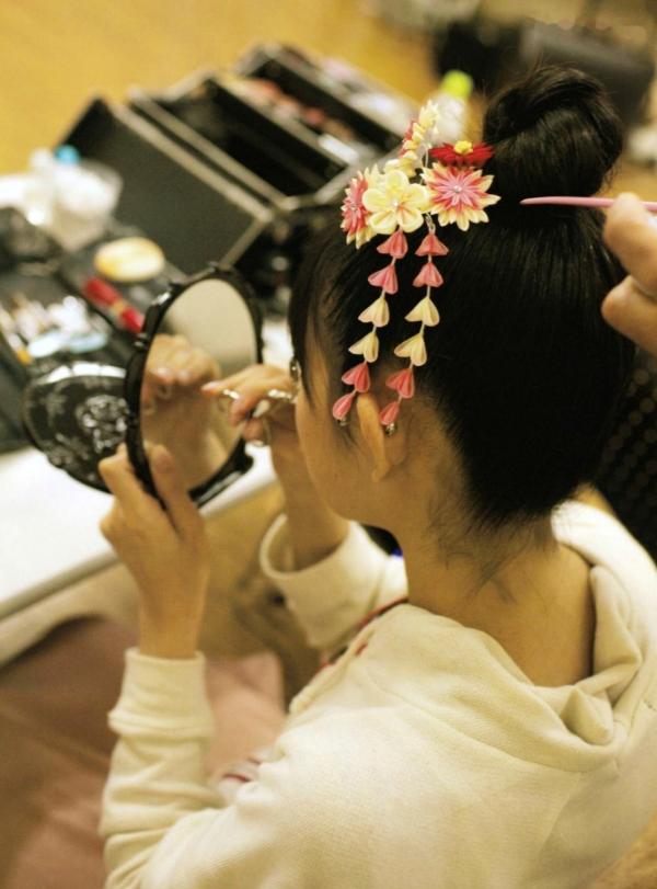    渡辺美优纪《みる神》写真集：清纯少女夏日泳池湿身、街头骑行与海边漫步，尽显元气治愈魅力，极具视觉美感的日系珍藏写真第39张图片