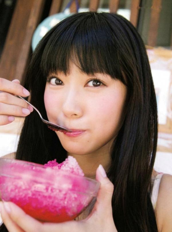    渡辺美优纪《みる神》写真集：清纯少女夏日泳池湿身、街头骑行与海边漫步，尽显元气治愈魅力，极具视觉美感的日系珍藏写真第139张图片