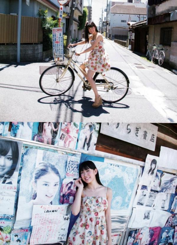    渡辺美优纪《みる神》写真集：清纯少女夏日泳池湿身、街头骑行与海边漫步，尽显元气治愈魅力，极具视觉美感的日系珍藏写真第143张图片