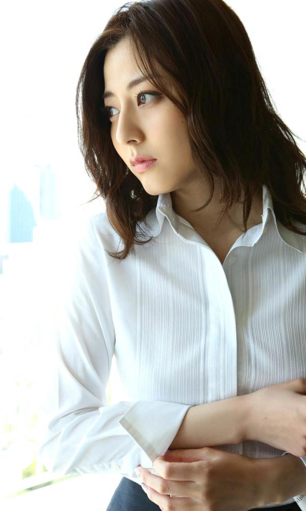    PB写真集_日本女神杉本有美《密室》光感私房照，清纯与性感并存的极致视觉享受第16张图片