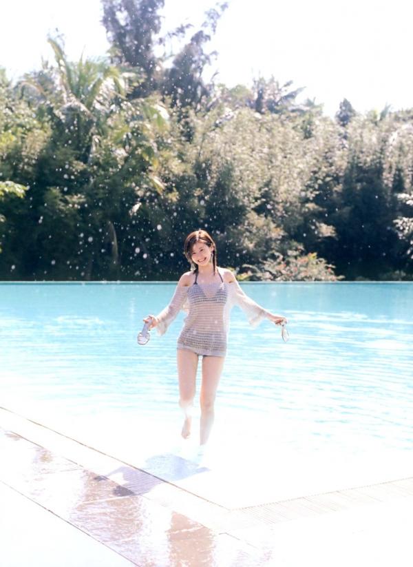    松浦亚弥《a》高清写真集：日系清纯风格，唯美光影下的治愈系户外女神大片第10张图片