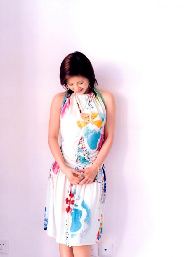    松浦亚弥《a》高清写真集：日系清纯风格，唯美光影下的治愈系户外女神大片第23张图片