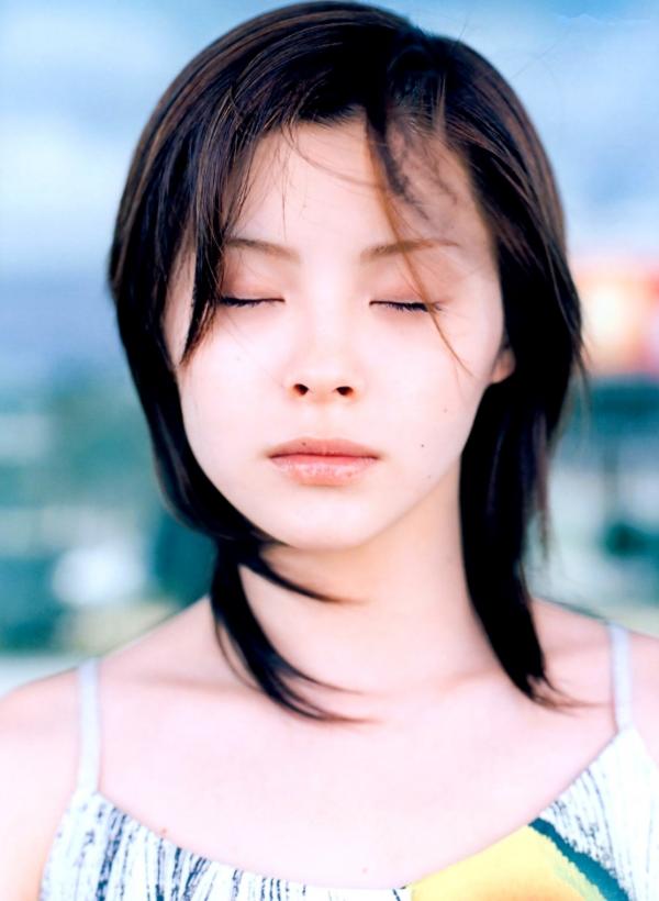    松浦亚弥《a》高清写真集：日系清纯风格，唯美光影下的治愈系户外女神大片第32张图片