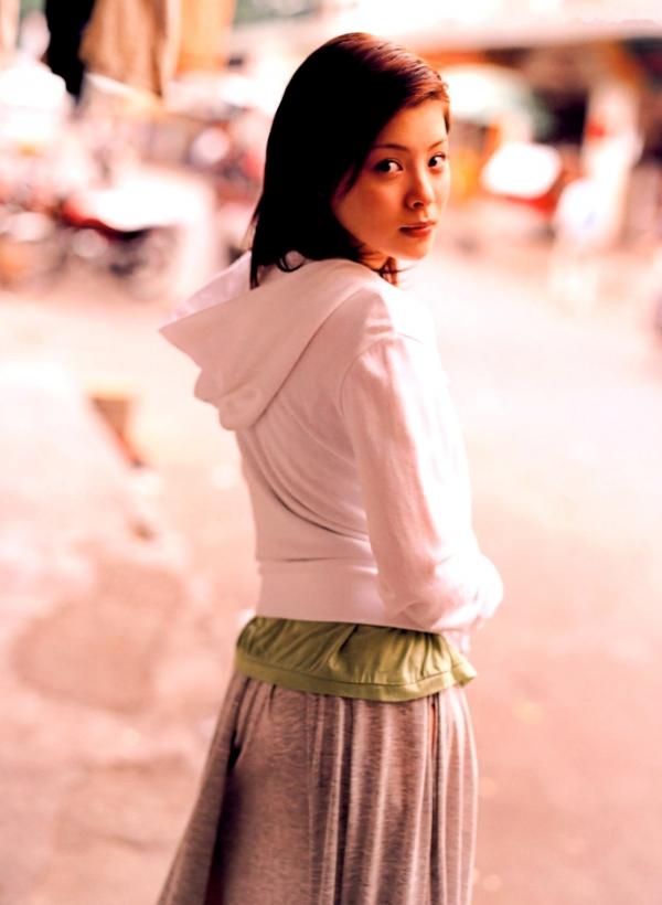    松浦亚弥《a》高清写真集：日系清纯风格，唯美光影下的治愈系户外女神大片第45张图片