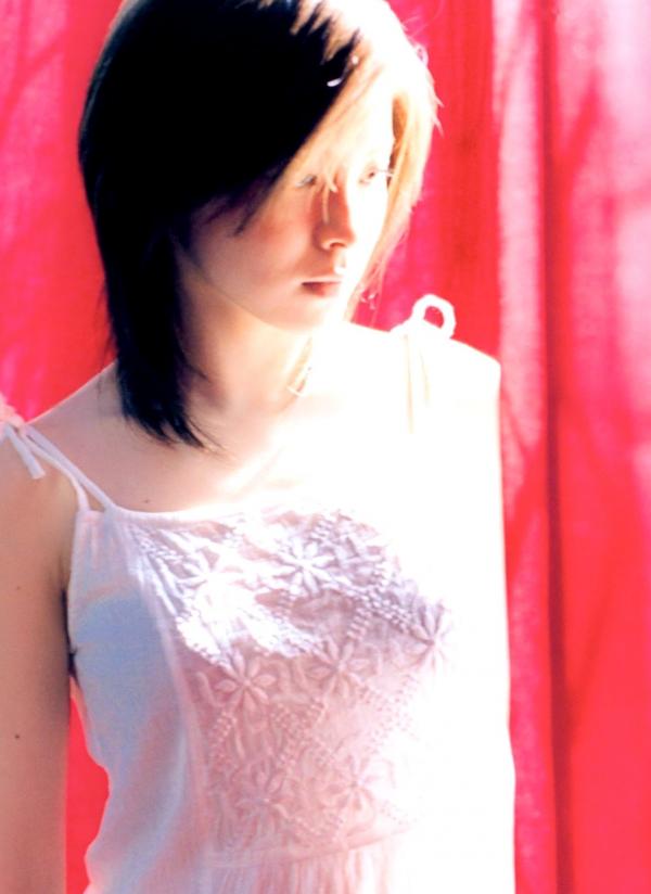    松浦亚弥《a》高清写真集：日系清纯风格，唯美光影下的治愈系户外女神大片第70张图片