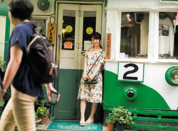    长滨宁琉 (Nagahama Neru) 1st写真集《这里开始》清新旅拍，海边泳装与唯美烟花系列，治愈系甜美女神写真第7张图片