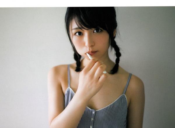    长滨宁琉 (Nagahama Neru) 1st写真集《这里开始》清新旅拍，海边泳装与唯美烟花系列，治愈系甜美女神写真第32张图片