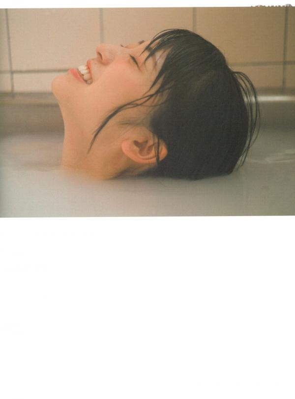    长滨宁琉 (Nagahama Neru) 1st写真集《这里开始》清新旅拍，海边泳装与唯美烟花系列，治愈系甜美女神写真第87张图片