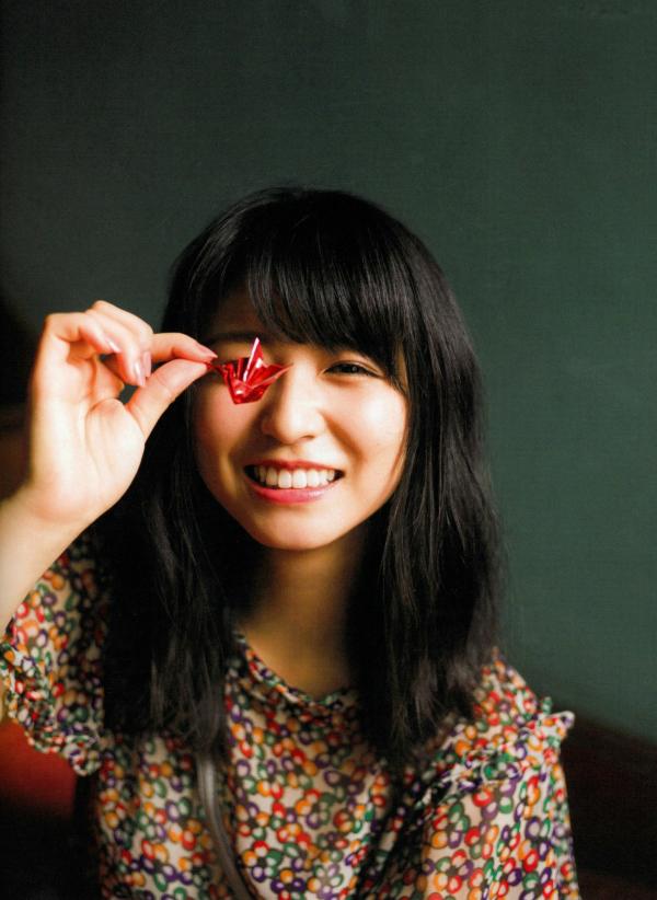    长滨宁琉 (Nagahama Neru) 1st写真集《这里开始》清新旅拍，海边泳装与唯美烟花系列，治愈系甜美女神写真第105张图片