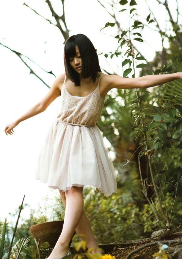    前田敦子 Atsuko Maeda《In-Tokyo》日本清纯写真集：少女生活私房与户外清新记录第6张图片