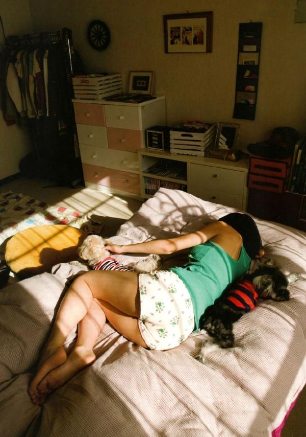    前田敦子 Atsuko Maeda《In-Tokyo》日本清纯写真集：少女生活私房与户外清新记录第57张图片