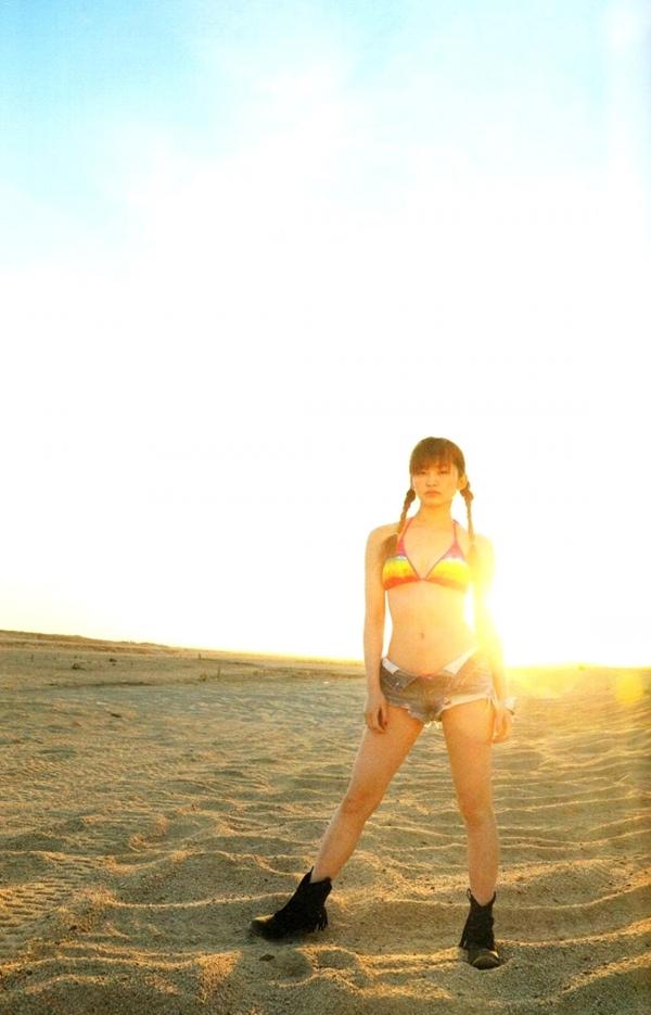    PB写真集_冈本玲《TRANS》：高清套图带你领略日本清新冬日与夏日比基尼的迷人风采第8张图片