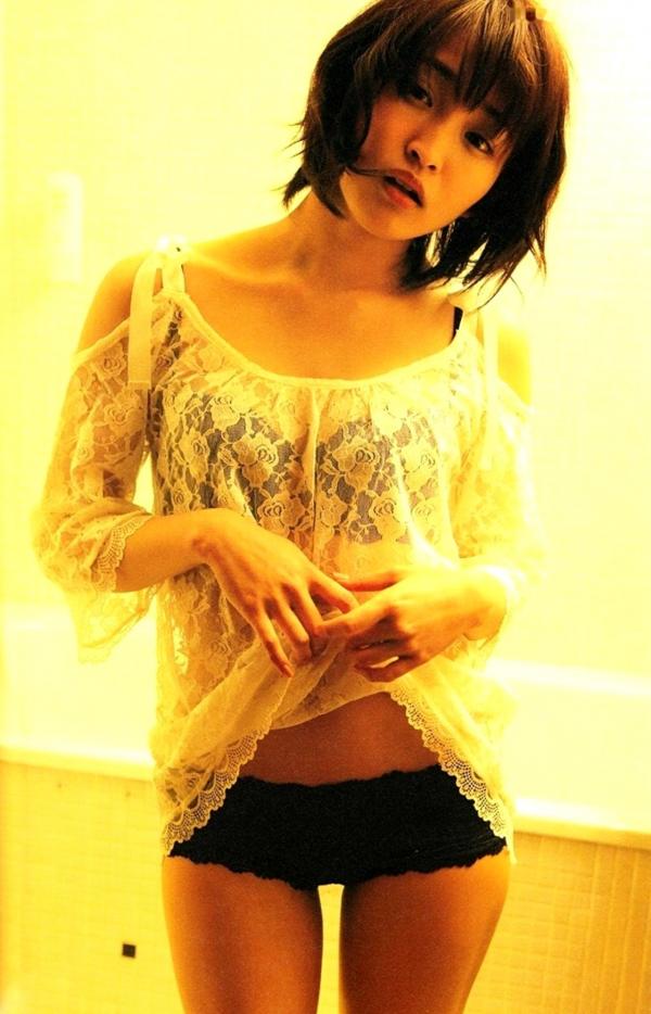    PB写真集_冈本玲《TRANS》：高清套图带你领略日本清新冬日与夏日比基尼的迷人风采第21张图片