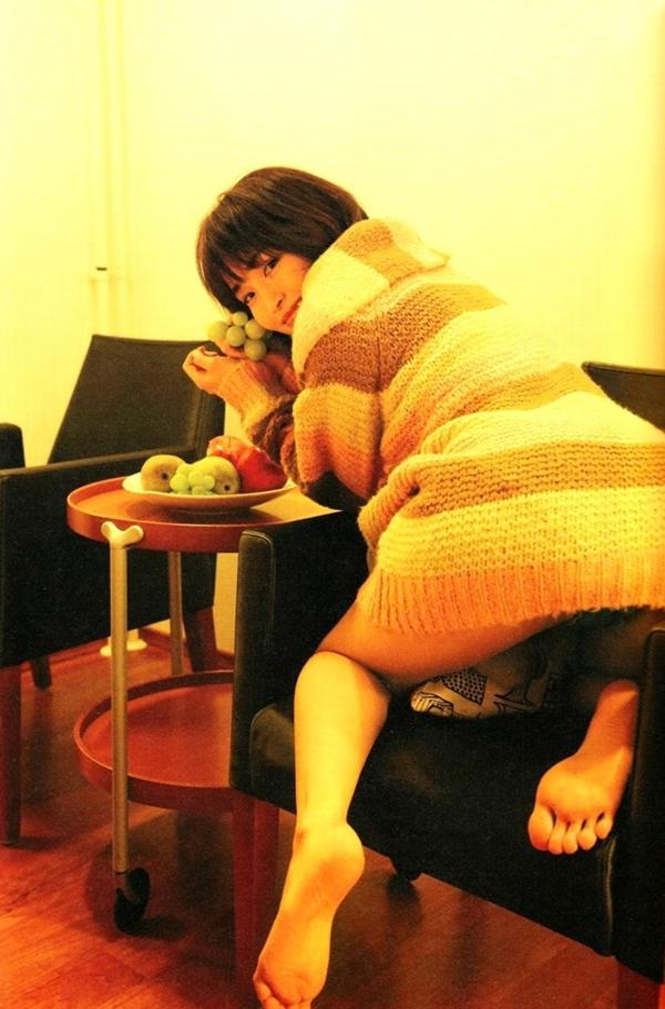    PB写真集_冈本玲《TRANS》：高清套图带你领略日本清新冬日与夏日比基尼的迷人风采第31张图片