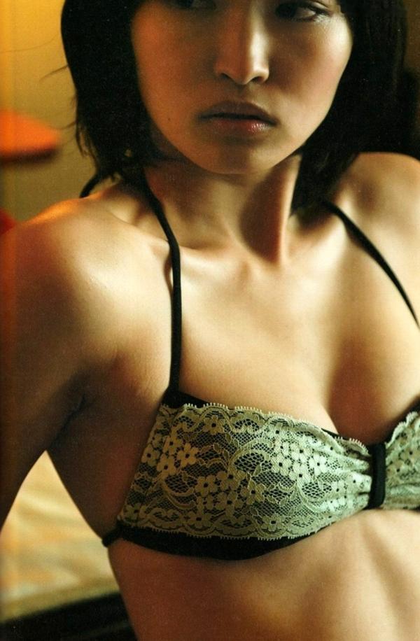    PB写真集_冈本玲《TRANS》：高清套图带你领略日本清新冬日与夏日比基尼的迷人风采第42张图片