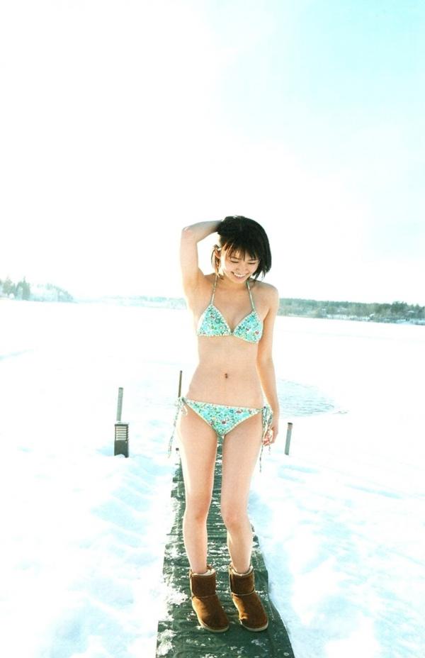    PB写真集_冈本玲《TRANS》：高清套图带你领略日本清新冬日与夏日比基尼的迷人风采第50张图片
