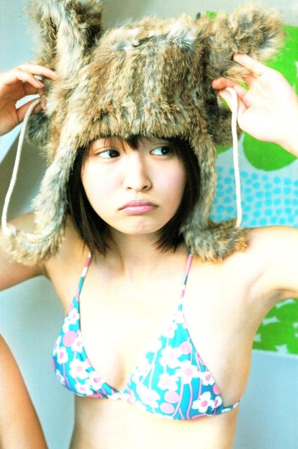    PB写真集_冈本玲《TRANS》：高清套图带你领略日本清新冬日与夏日比基尼的迷人风采第70张图片