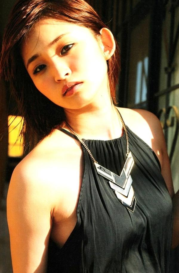    PB写真集_冈本玲《TRANS》：高清套图带你领略日本清新冬日与夏日比基尼的迷人风采第127张图片