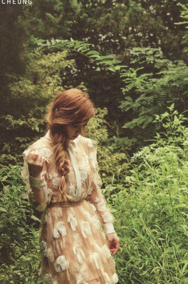    PB写真集_TaeTiSeo韩国少女时代《HOLLER》：潮流街拍与室内私房时尚写真大赏第2张图片
