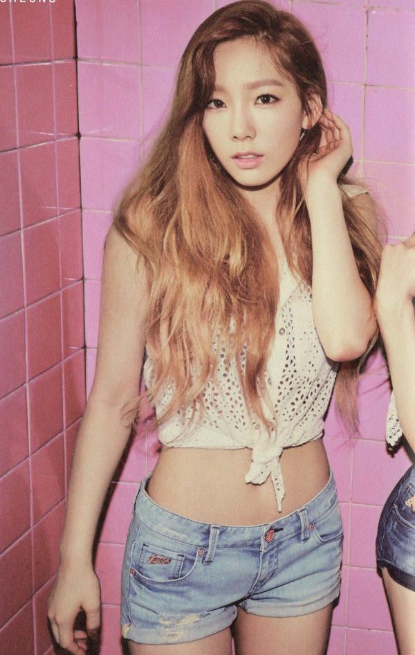    PB写真集_TaeTiSeo韩国少女时代《HOLLER》：潮流街拍与室内私房时尚写真大赏第3张图片