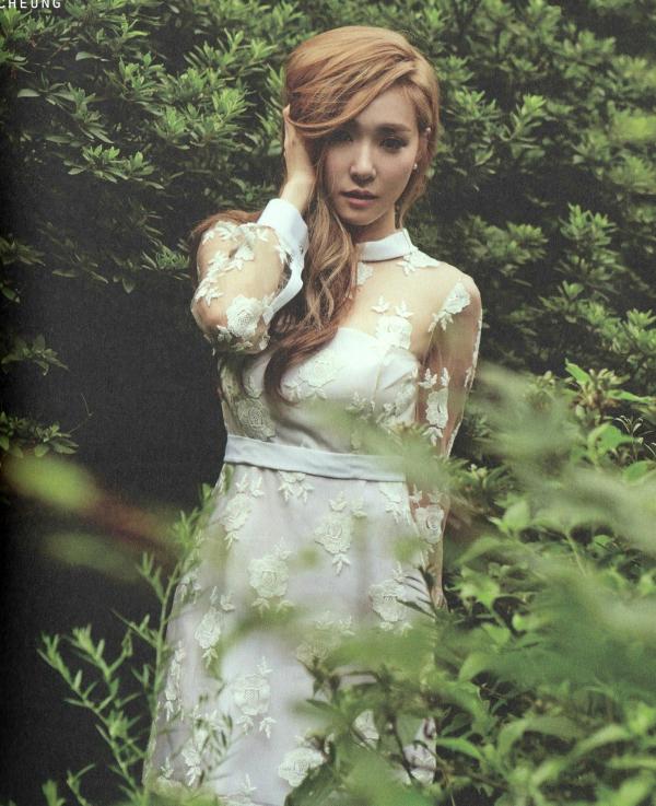    PB写真集_TaeTiSeo韩国少女时代《HOLLER》：潮流街拍与室内私房时尚写真大赏第21张图片