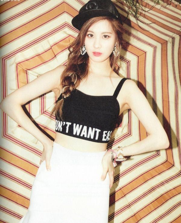    PB写真集_TaeTiSeo韩国少女时代《HOLLER》：潮流街拍与室内私房时尚写真大赏第27张图片