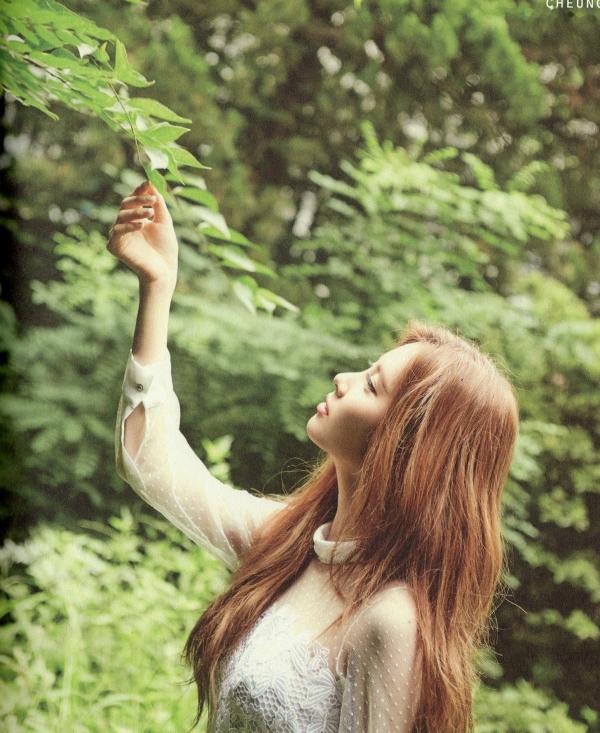    PB写真集_TaeTiSeo韩国少女时代《HOLLER》：潮流街拍与室内私房时尚写真大赏第29张图片
