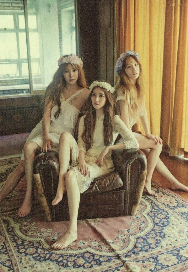    PB写真集_TaeTiSeo韩国少女时代《HOLLER》：潮流街拍与室内私房时尚写真大赏第39张图片