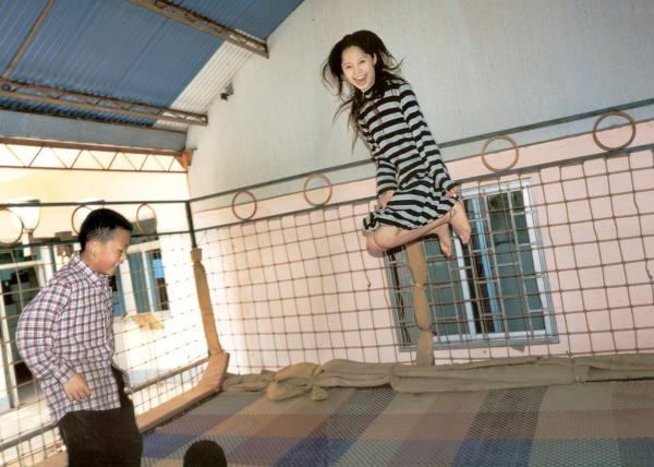    PB写真集_宮崎あおい/宫崎葵 《20TH ANNIVERSARY 「光」》 清新治愈户外写真第51张图片